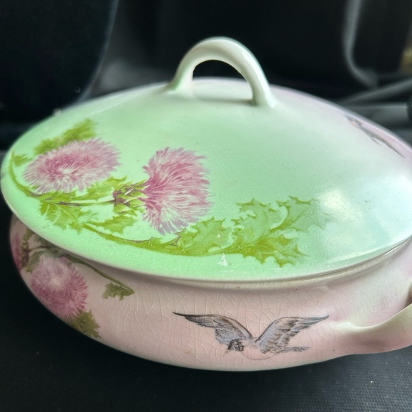 VTG Beautiful pink and green decorative tureen with birds and thistle. No chips - Picture 9 of 10